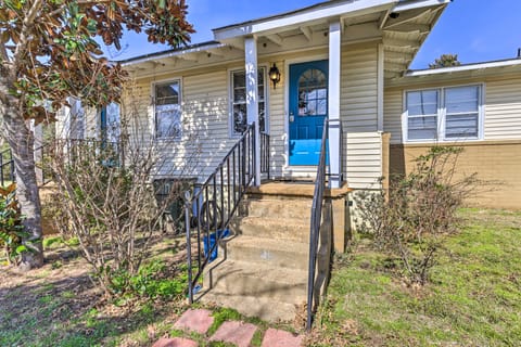 Inviting House 2 Mi to University of Alabama! House in Tuscaloosa