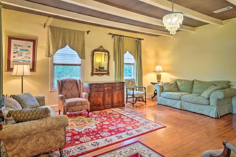 Vintage Louisiana Vacation Rental Home House in False River