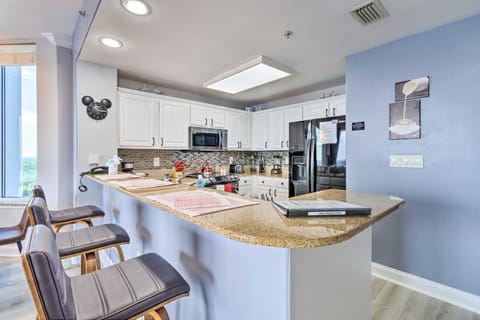 Family Resort Condo w/ 2 Pools: 1 Mi to Disney! Apartment in Orlando