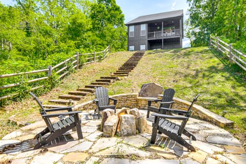 Waynesville House: Fire Pit + Mountain Views! House in Tennessee