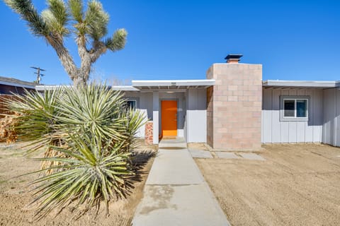 Joshua Tree Vacation Home w/ Private Hot Tub! House in Joshua Tree