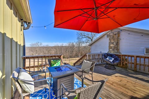 Boho Mountain Home Escape, Walk to Marina! House in Norfork Lake