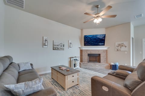 Wolfforth Home w/ Yard ~ 14 Mi to Lubbock House in Lubbock