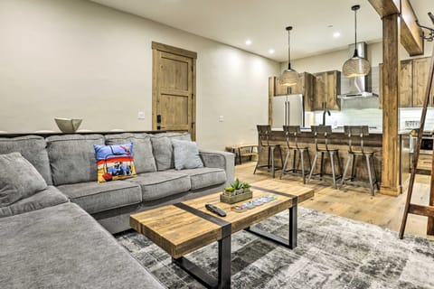 Winter Park Condo w/ Shuttle to Slopes! Apartment in Fraser