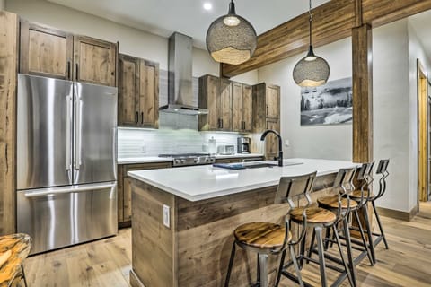 Winter Park Condo w/ Shuttle to Slopes! Apartment in Fraser