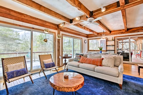 West Cornwall Cabin ~ 4 Mi to Covered Bridge! House in Cornwall