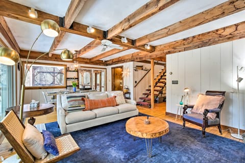 West Cornwall Cabin ~ 4 Mi to Covered Bridge! House in Cornwall