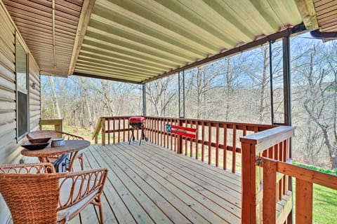 Missouri Retreat ~ 7 Mi to Silver Dollar City House in Table Rock Lake