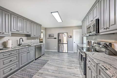 Private Dock & Deck: Lakefront Hot Springs Home! House in Rockwell