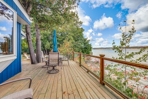 Fireplace! Waterfront Gem Near Leelanau Wine Trail Cottage in Michigan