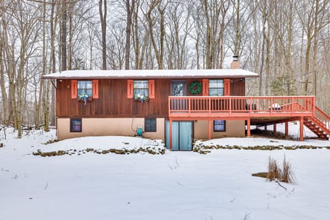 Pet-Friendly Home w/ Deck at Big Bass Lake! House in Pocono Mountains