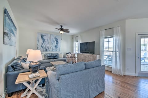 Pool Access & Steps to Beach: Coastal Getaway! Apartment in Alabama