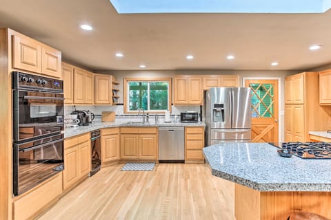 Cozy Washington Escape Near Hiking & Golfing! House in University Place