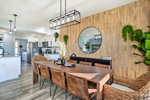 Reeds Spring Condo ~ 3 Mi to Silver Dollar City! Apartment in Table Rock Lake