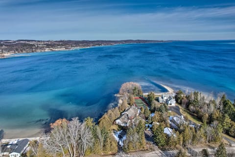 2 Living Areas, Tennis! Waterfront Suttons Bay Gem House in Suttons Bay