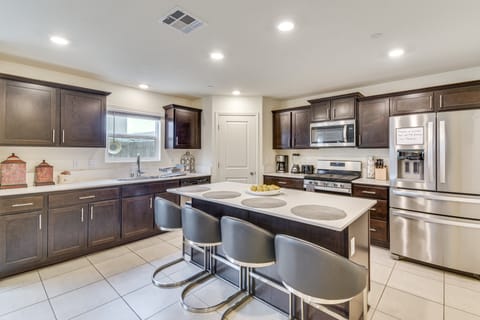 Pool Table & Patio! Spacious Merced Getaway House in Merced