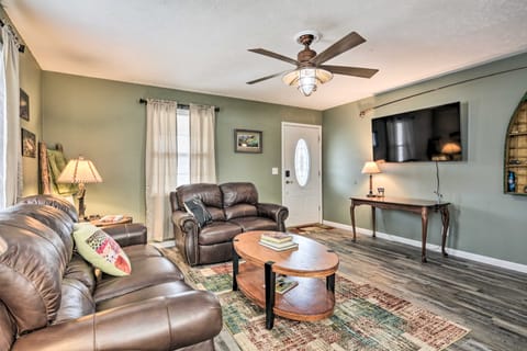 Renovated Fishing Paradise w/ Private Yard House in Flippin