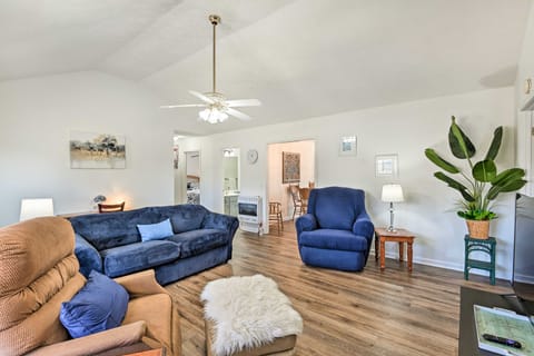 Normandy Home w/ Yard ~ 2 Mi to Lake House in Tennessee