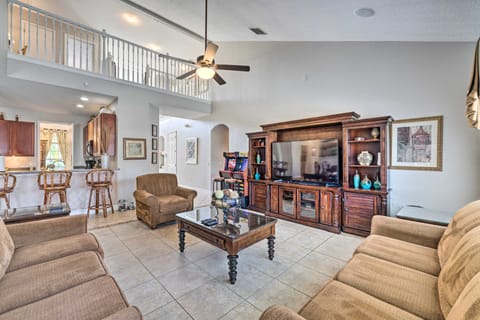 Spacious Family Home w/ Pool - 3 Mi to Disney House in Four Corners