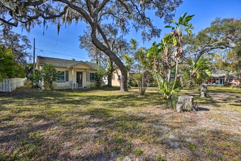 Palm Harbor Vacation Rental, Walk to Crystal Beach House in Crystal Beach