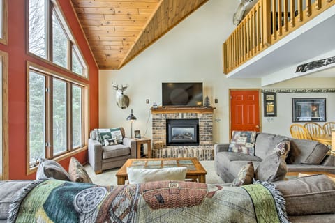 Fishing Haven: Family Home on Indian Lake House in Wisconsin