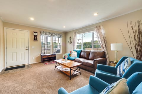 Family Home in Rapid City ~ 4 Mi to Torch Lake! House in Michigan