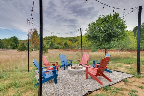 Family Home in Rapid City ~ 4 Mi to Torch Lake! House in Michigan