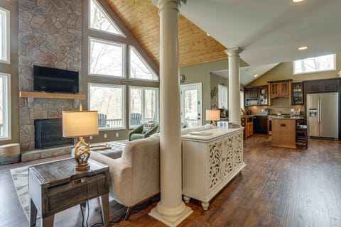 Stunning Wintergreen Resort Home: Ski & Golf! House in Nelson County