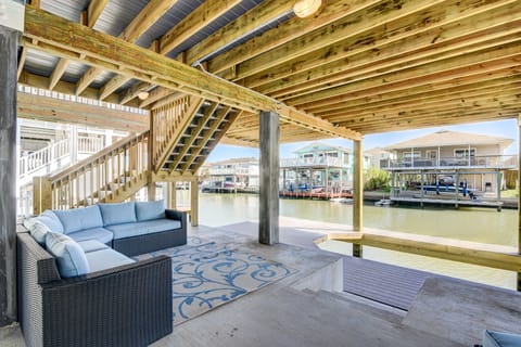 Private Dock & Patio: Waterfront Galveston Retreat House in Terramar Beach