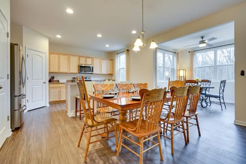 Private Backyard! Spacious Home 25 Mi to Columbus House in Ohio