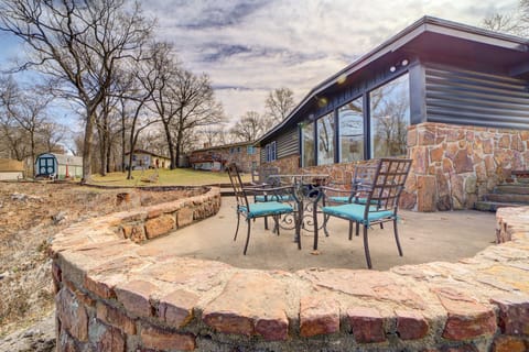 Lake Hudson Home w/ Patio in Locust Grove House in Ozark Mountains