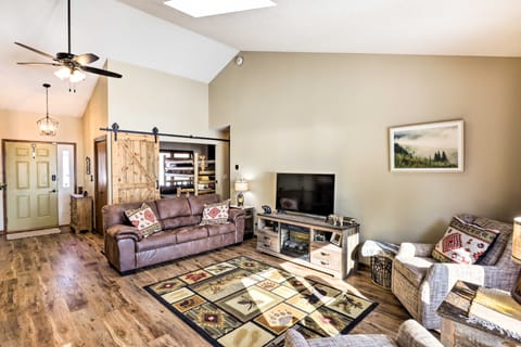 Beaver Dam Lake Retreat w/ Fire Pit & Dock! House in Wisconsin