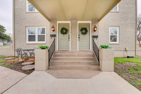2 Mi to Magnolia Mkt: Cozy Retreat w/ Shared Yard House in Waco