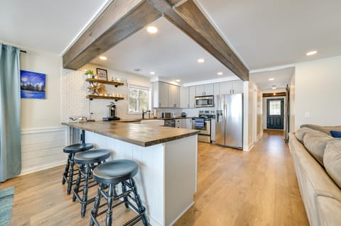 Cozy Waterfront Hale Cottage on Long Lake! Cottage in Michigan