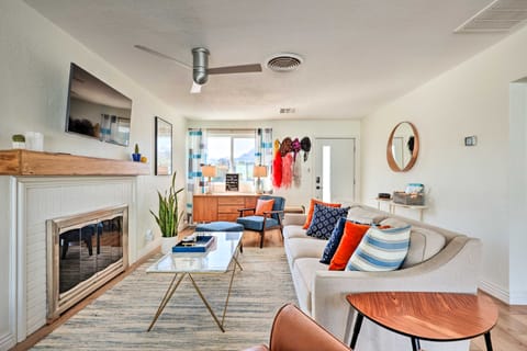 < 4 Mi to Dtwn Palm Springs: Home w/ Private Patio House in Palm Springs