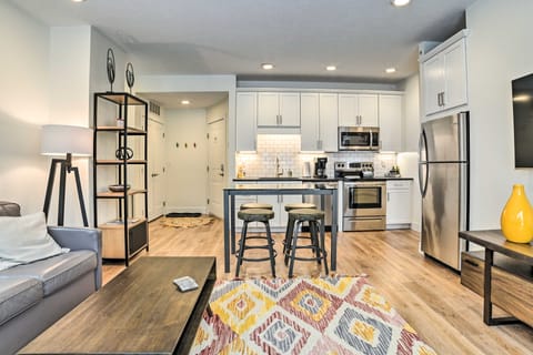 Traverse City Condo: Half Mi to Front Street! Apartment in Traverse City