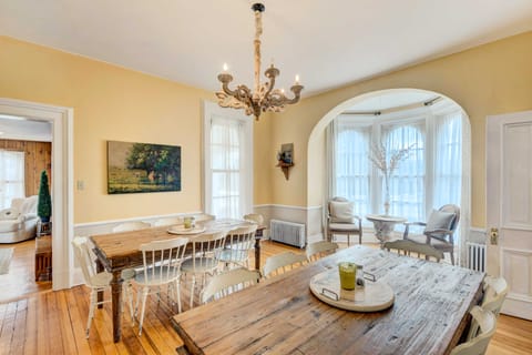 Historic Brookfield Farm Home ~ 14 Mi to Milwaukee House in Brookfield