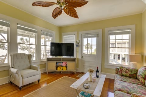 Waterfront Ochlockonee Bay Cottage w/ Views! Cottage in Florida