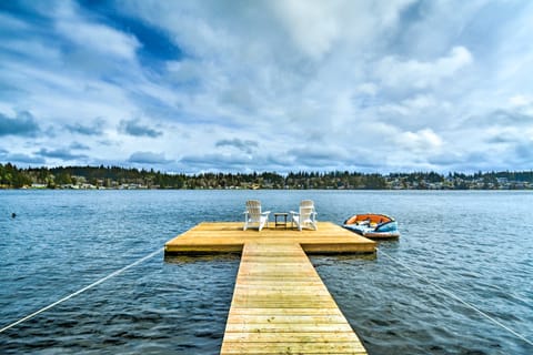 Lakefront Bremerton Vacation Rental w/ Deck! House in Bremerton