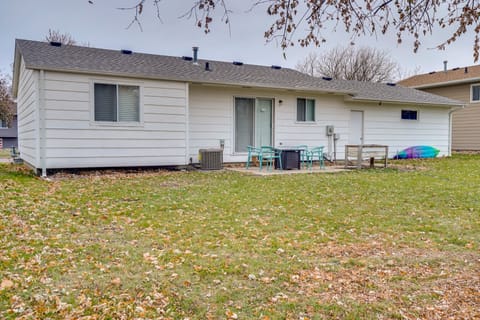 Cozy Sioux Falls Home - 7 Mi to Downtown! House in Sioux Falls