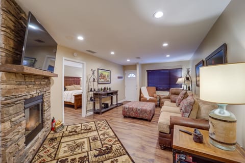 Mtn-View Condo w/ Lookout Deck in Banner Elk! Apartment in Seven Devils