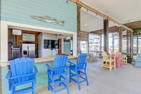 Stilted Galveston Vacation Home w/ Canal Views! House in Galveston Island