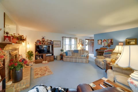 Peaceful Hazel Cottage w/ Deck & Yard! Cottage in Tennessee