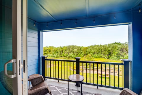 Walk to the Beach: Ocean Shores Condo! Apartment in Ocean Shores