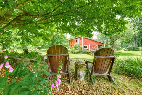 Cozy Catskills Vacation Rental with Deck! Apartment in Capital District, NY, USA