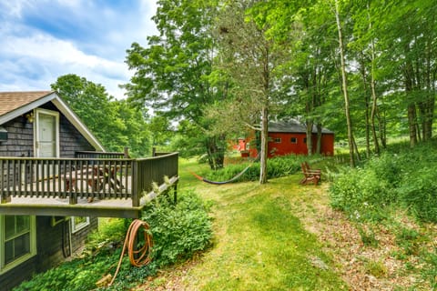 Cozy Catskills Vacation Rental with Deck! Apartment in Capital District, NY, USA
