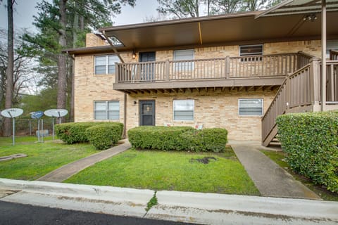 3 Mi to Dtwn Hot Springs: Modern Condo! Apartment in Hot Springs