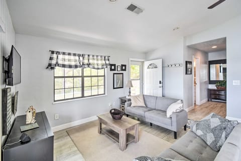 Hawthorne Hideaway w/ Waterfront Fire Pit! House in Florida