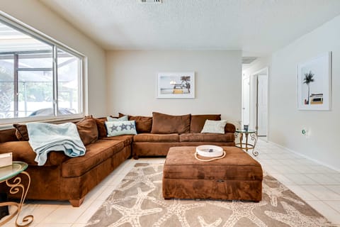 Pet-Friendly Home w/ Pool in Palm Harbor! House in Palm Harbor