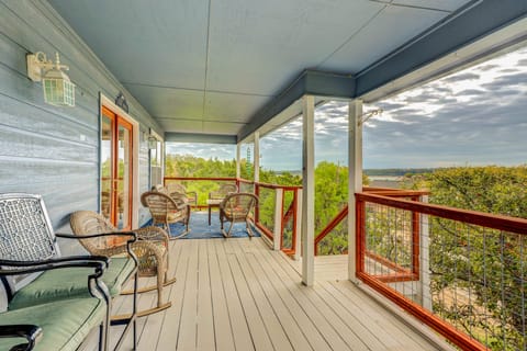 Canyon Lake Getaway w/ Fire Pit, Boat Ramp Nearby! House in Canyon Lake